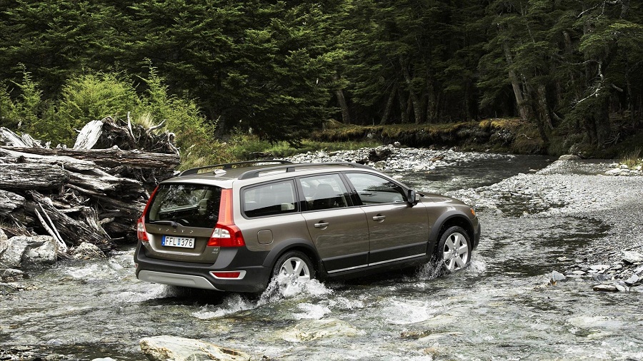 volvo-xc70-2009-wallpaper-3.jpg