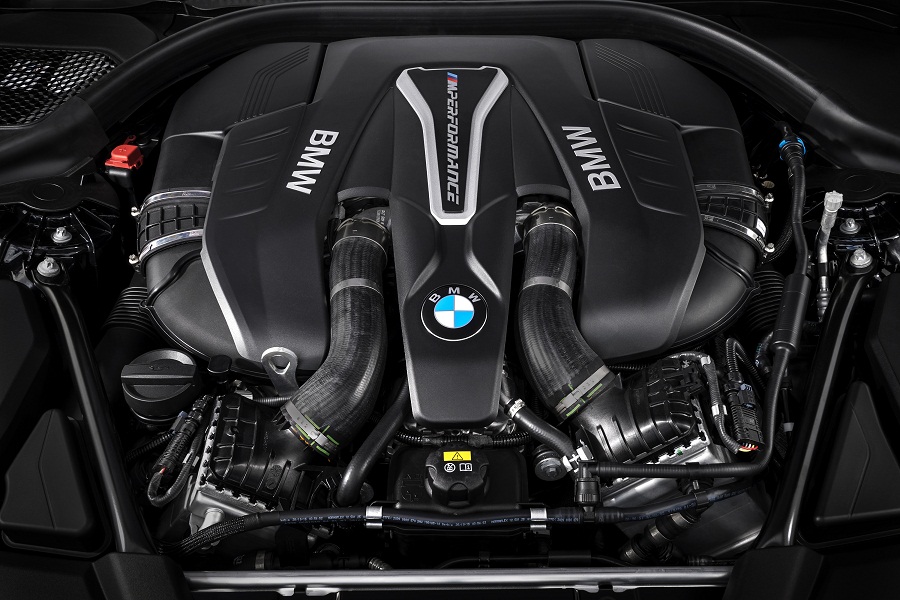 P90244787_highRes_the-new-bmw-m550i-xd.jpg