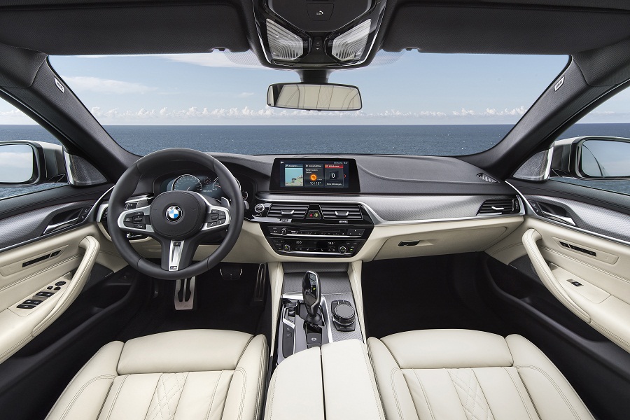 P90244798_highRes_the-new-bmw-m550i-xd.jpg